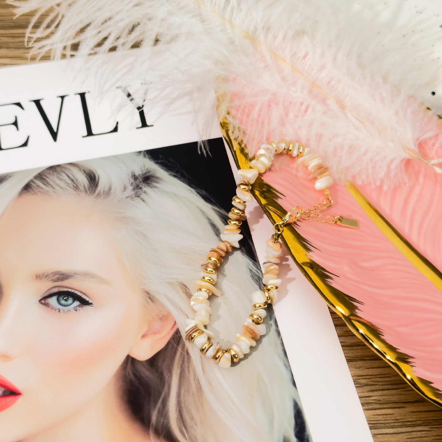 Lxalry Natural Shell Bead Bracelet For Women - Gold Plated Stainless Steel Minimalist Beach Style Jewelry, Waterproof, Hypoallergenic, Summer Gift, Tarnish-Free