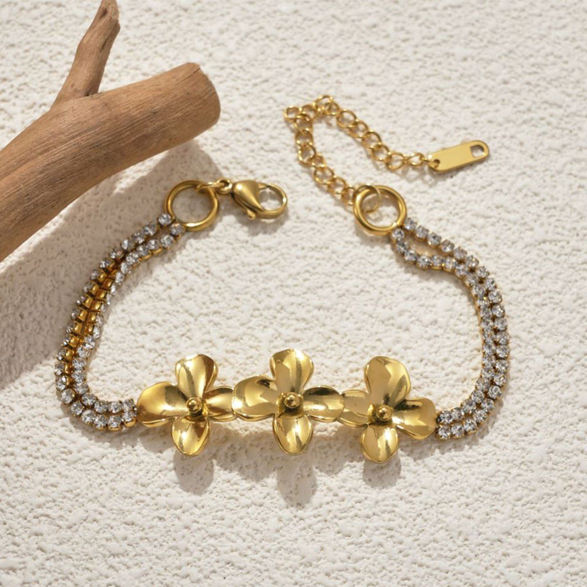 Light Luxury 18K Gold Plated Stainless Steel Flower Bracelet