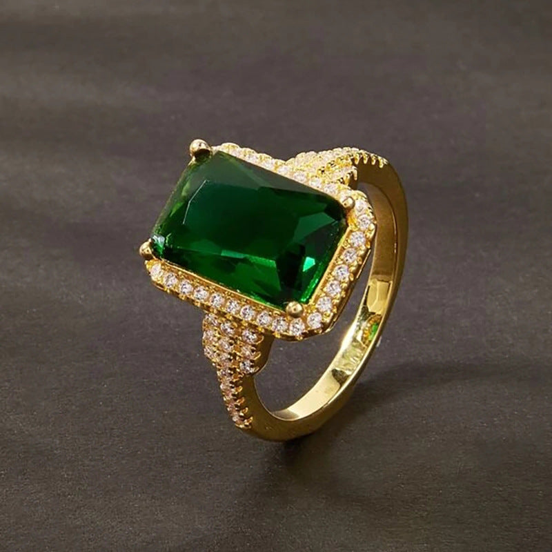 Elegant And Luxurious Ring With A Stylish