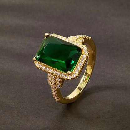 Elegant And Luxurious Ring With A Stylish