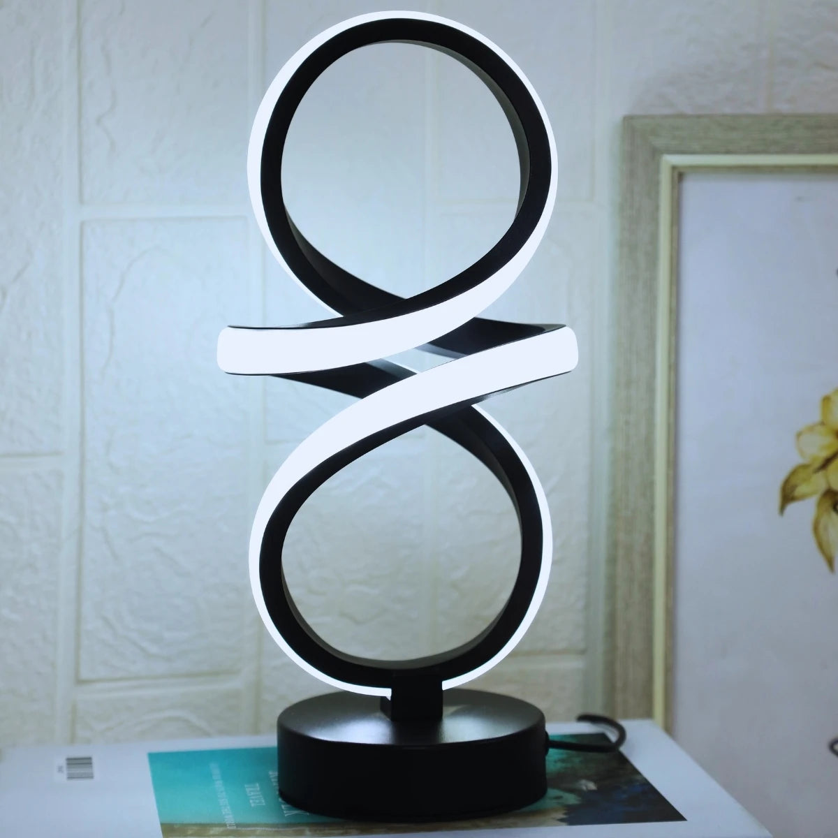 LED table lamp - dimmable bedside reading light