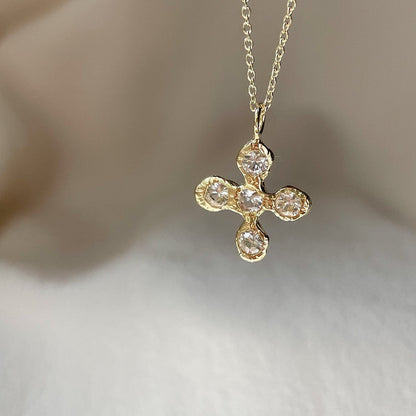Light Luxury Floral Cross Pendant Delicate Zircon Necklace